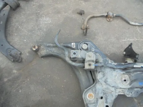 Ψαλίδι Εμπρός Αριστερό για CITROEN C3 (2017 - ) 1200 (HM05) 12V PureTech 82 Petrol *ΔΒ* ΠΑΛΕΤΑ *271* Ψαλίδι Εμπρός Αριστερό για CITROEN C3 (2017 - ) 1200 (HM05) 12V PureTech 82 Petrol *ΔΒ* ΠΑΛΕΤΑ *271*