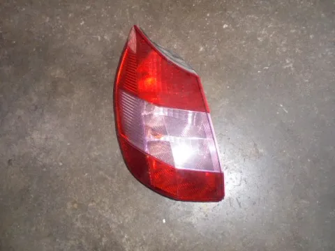 Φανάρι Πίσω Αριστερό (Ελαττωματικό) για RENAULT SCENIC (2003 - 2006) (JM)  Φανάρι Πίσω Αριστερό (Ελαττωματικό) για RENAULT SCENIC (2003 - 2006) (JM)