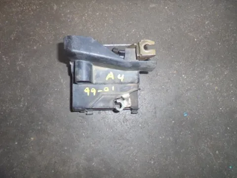 Κλειδαριά μηχανική Πίσω Δεξιά για AUDI A4 (1995 - 1998) (8D) , (1999 - 2001) (8D)  Κλειδαριά μηχανική Πίσω Δεξιά για AUDI A4 (1995 - 1998) (8D) , (1999 - 2001) (8D)