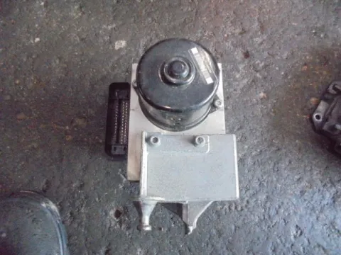 Μονάδα ABS για MERCEDES CLK (2002 - 2005) (C209) 1800 ((M271.940)) Petrol 163 200 Kompressor  Μονάδα ABS για MERCEDES CLK (2002 - 2005) (C209) 1800 ((M271.940)) Petrol 163 200 Kompressor