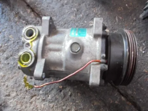 Συμπιεστής A-C (Κομπρέσορας) 7700272400 για RENAULT CLIO (1990 - 1994) (B57) (C57) 1400 (E7J 710) (E7J 711) Petrol 80  Συμπιεστής A-C (Κομπρέσορας) 7700272400 για RENAULT CLIO (1990 - 1994) (B57) (C57) 1400 (E7J 710) (E7J 711) Petrol 80