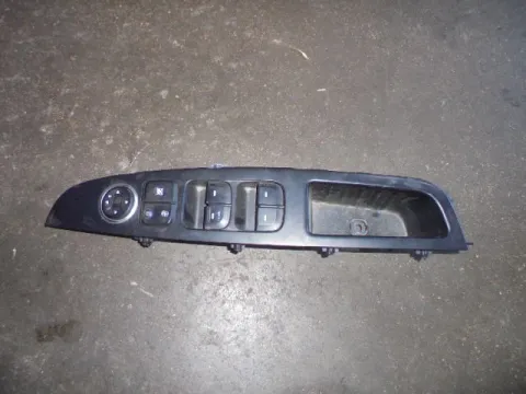 Διακόπτης Παραθύρων Κεντρικός Αριστερής 4πλος 7+16pin για HYUNDAI i10 (2014 - 2019) 