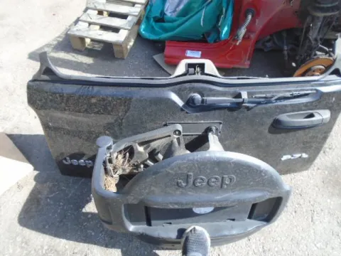 Καπό-Πόρτα Πίσω για JEEP CHEROKEE (2002 -2005) (KJ)  Καπό-Πόρτα Πίσω για JEEP CHEROKEE (2002 -2005) (KJ)