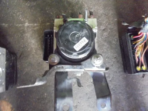 Μονάδα ABS ( 445400D100 ) για TOYOTA YARIS (2012 - 2014) ( ) 1300 Petrol Dual VVT-i 99hp  Μονάδα ABS ( 445400D100 ) για TOYOTA YARIS (2012 - 2014) ( ) 1300 Petrol Dual VVT-i 99hp