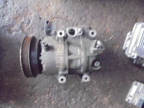 Συμπιεστής A-C (Κομπρέσορας) DE4DA07 για HYUNDAI ACCENT (2006 - (MC) 1500 D4FA Diesel 110 CRDi  Συμπιεστής A-C (Κομπρέσορας) DE4DA07 για HYUNDAI ACCENT (2006 - (MC) 1500 D4FA Diesel 110 CRDi
