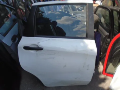 Πόρτα Πίσω Δεξιά (Λίγο Χτυπημένη) για NISSAN NOTE (2013- ) *Ε* Πόρτα Πίσω Δεξιά (Λίγο Χτυπημένη) για NISSAN NOTE (2013- ) *Ε*
