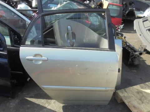 Πόρτα Πίσω Δεξιά  ( Στραβές Βίδες ) για TOYOTA COROLLA (2004 - 2007) (E120) Ηatchback - 5dr (KM22)  Πόρτα Πίσω Δεξιά  ( Στραβές Βίδες ) για TOYOTA COROLLA (2004 - 2007) (E120) Ηatchback - 5dr (KM22)