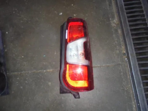 Φανάρι Πίσω Δεξί Δίφυλλη Πόρτα  για PEUGEOT PARTNER ( 2018 - ) Mini Van , CITROEN BERLINGO (2018 - ) (K9) , MPV - ΠΟΛΥΜΟΡΦΙΚΑ - 5dr , FIAT DOBLO (2018 - 2022) , OPEL COMBO (2018 - ) Ε , TOYOTA PROACE City (2020 - ) Van 