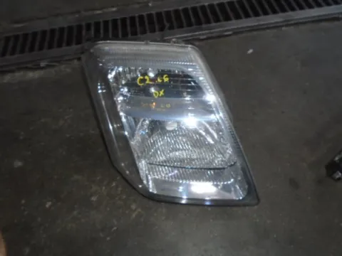 Φανάρι Εμπρός Δεξί (Σπασμένη Βάση ) για CITROEN C2 (2003 - 2008) (JM) , (2008 - 2010) (JM)  Φανάρι Εμπρός Δεξί (Σπασμένη Βάση ) για CITROEN C2 (2003 - 2008) (JM) , (2008 - 2010) (JM)