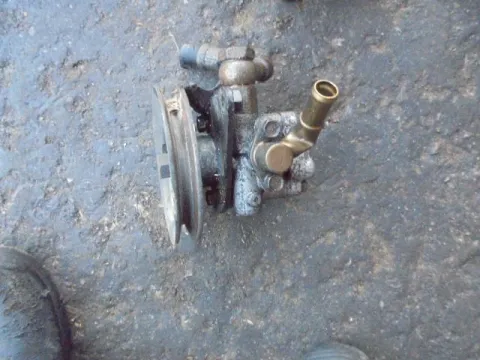 Αντλία Υδραυλικού Τιμονιού Μεταχειρισμένος για NISSAN SERENA (1991 - 1996) (C23) 2000 (LD20) diesel 67  Αντλία Υδραυλικού Τιμονιού Μεταχειρισμένος για NISSAN SERENA (1991 - 1996) (C23) 2000 (LD20) diesel 67