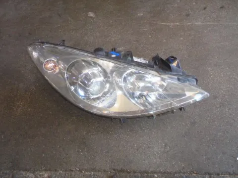 Φανάρι Εμπρός Δεξί (Σπασμένη Βάση) για PEUGEOT 307 (2005 - 2008)  Φανάρι Εμπρός Δεξί (Σπασμένη Βάση) για PEUGEOT 307 (2005 - 2008)