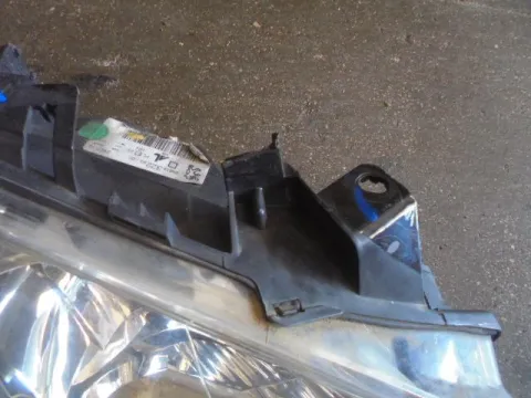 Φανάρι Εμπρός Δεξί (Σπασμένη Βάση) για PEUGEOT 307 (2005 - 2008)  -  Φανάρι Εμπρός Δεξί (Σπασμένη Βάση) για PEUGEOT 307 (2005 - 2008)  -