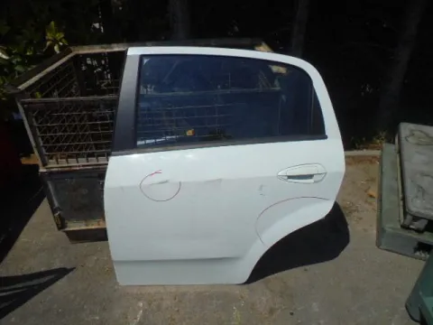 Πόρτα Πίσω Αριστερή (Όχι Πολύ Καθαρή) για FIAT GRANDE PUNTO (2005 - 2008) (199) , (2008 - 2012) (199) , PUNTO (2009 - 2012) (199) EVO *Γ* Πόρτα Πίσω Αριστερή (Όχι Πολύ Καθαρή) για FIAT GRANDE PUNTO (2005 - 2008) (199) , (2008 - 2012) (199) , PUNTO (2009 - 2012) (199) EVO *Γ*