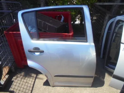 Πόρτα Πίσω Δεξιά (Όχι Πολύ Καθαρή) για DAIHATSU SIRION (2006 - ) (M300) (M301) *Ε* Πόρτα Πίσω Δεξιά (Όχι Πολύ Καθαρή) για DAIHATSU SIRION (2006 - ) (M300) (M301) *Ε*