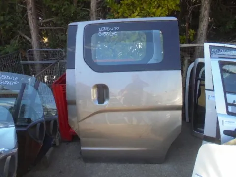 Πόρτα Αριστερή Συρόμενη Με Τζάμι για NISSAN NV200-EVALIA (2010 - ) *Γ* Πόρτα Αριστερή Συρόμενη Με Τζάμι για NISSAN NV200-EVALIA (2010 - ) *Γ*