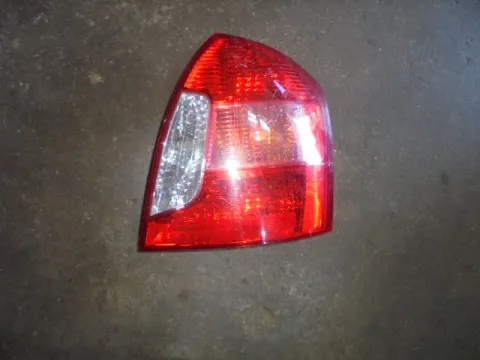 Φανάρι Πίσω Δεξί (Ελαττωματικό) για HYUNDAI ACCENT (2006 - (MC) Sedan 4dr  Φανάρι Πίσω Δεξί (Ελαττωματικό) για HYUNDAI ACCENT (2006 - (MC) Sedan 4dr