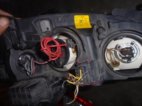 Φανάρι Εμπρός Αριστερό (Ελαττωματικό) για OPEL CORSA (2000 - 2004) C  -  Φανάρι Εμπρός Αριστερό (Ελαττωματικό) για OPEL CORSA (2000 - 2004) C  -