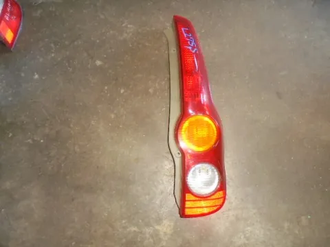 Φανάρι Πίσω Δεξί (Ελαττωματικό) για DAIHATSU CUORE (2007 - ) VIII  Φανάρι Πίσω Δεξί (Ελαττωματικό) για DAIHATSU CUORE (2007 - ) VIII