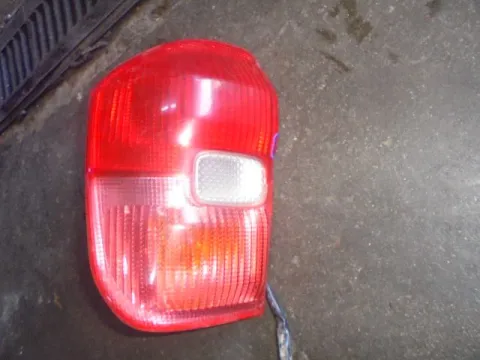 Φανάρι Πίσω Αριστερό (Ελαττωματικό) για TOYOTA RAV-4 (2000 - 2004) (XA20)  Φανάρι Πίσω Αριστερό (Ελαττωματικό) για TOYOTA RAV-4 (2000 - 2004) (XA20)