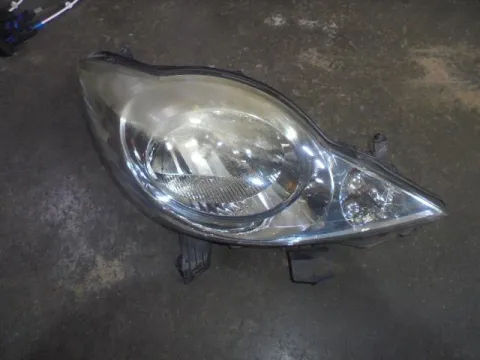 Φανάρι Εμπρός Δεξί (Σπασμένη Βάση) για PEUGEOT 107 (2006 - 2009) , (2010 - 2013)  Φανάρι Εμπρός Δεξί (Σπασμένη Βάση) για PEUGEOT 107 (2006 - 2009) , (2010 - 2013)