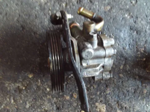 Αντλία Υδραυλικού Τιμονιού Μεταχειρισμένος ( 66053048 ) για NISSAN PRIMERA (1996 - 1999) (P11) 