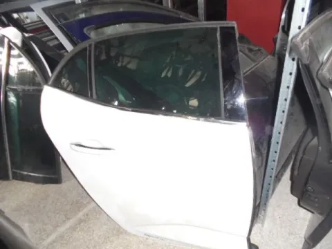 Πόρτα Πίσω Δεξιά (Λίγο Χτυπημένη) για RENAULT MEGANE (2016 - ) Hatchback - 5dr *Γ* Πόρτα Πίσω Δεξιά (Λίγο Χτυπημένη) για RENAULT MEGANE (2016 - ) Hatchback - 5dr *Γ*