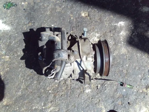 Συμπιεστής A-C (Κομπρέσορας) για AUDI A4 (1995 - 1998) (8D) 1600 (AHL)Petrol 100  Συμπιεστής A-C (Κομπρέσορας) για AUDI A4 (1995 - 1998) (8D) 1600 (AHL)Petrol 100