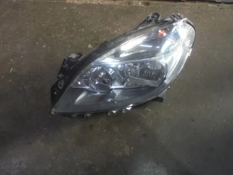 Φανάρι Εμπρός Αριστερό (Σπασμένη Βάση) για MERCEDES B - CLASS (2012 - 2014) (W246)  Φανάρι Εμπρός Αριστερό (Σπασμένη Βάση) για MERCEDES B - CLASS (2012 - 2014) (W246)