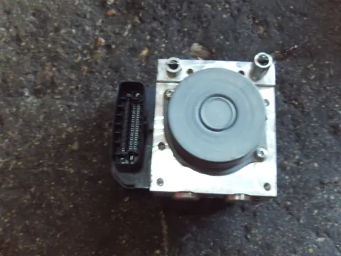 Μονάδα ABS 5611057M5 για SUZUKI JIMNY (2013 - 2018) 1300 (M13A) petrol 86 SN413 (JB43) 4WD  Μονάδα ABS 5611057M5 για SUZUKI JIMNY (2013 - 2018) 1300 (M13A) petrol 86 SN413 (JB43) 4WD