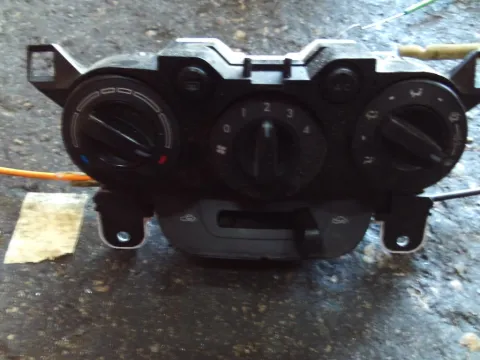 Χειριστήρια Καλοριφέρ UDF71 7K09 για MAZDA 2 (2008 - 2011) (DE)  Χειριστήρια Καλοριφέρ UDF71 7K09 για MAZDA 2 (2008 - 2011) (DE)