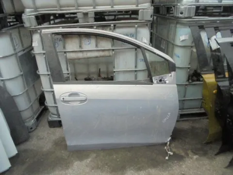 Πόρτα Εμπρός Δεξιά (Λίγο Χτυπημένη)  για TOYOTA YARIS (2012 - 2014) ( ) , (2015 - 2017)  *Ε* Πόρτα Εμπρός Δεξιά (Λίγο Χτυπημένη)  για TOYOTA YARIS (2012 - 2014) ( ) , (2015 - 2017)  *Ε*
