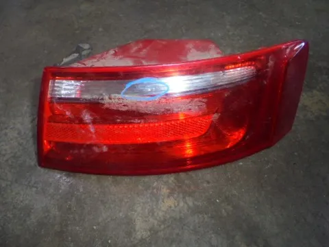 Φανάρι Πίσω Δεξί (Ραγισμένο) για AUDI A5 (2007 - 2011) (8T)  Φανάρι Πίσω Δεξί (Ραγισμένο) για AUDI A5 (2007 - 2011) (8T)