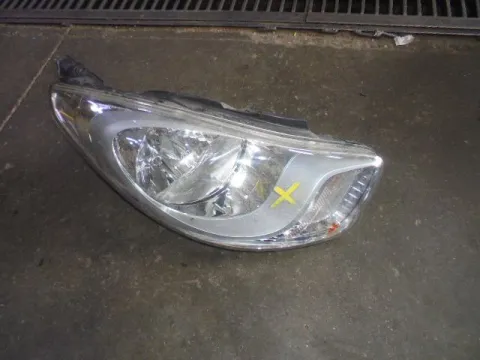 Φανάρι Εμπρός Δεξί (Σπασμένη Βάση) για HYUNDAI i10 (2012 - 2014) ( )  Φανάρι Εμπρός Δεξί (Σπασμένη Βάση) για HYUNDAI i10 (2012 - 2014) ( )