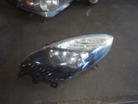 Φανάρι Εμπρός Αριστερό (Σπασμένη Βάση) για RENAULT SCENIC (2008 - 2012) (JZ)  Φανάρι Εμπρός Αριστερό (Σπασμένη Βάση) για RENAULT SCENIC (2008 - 2012) (JZ)