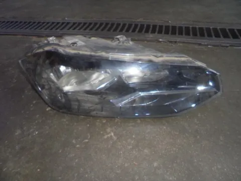 Φανάρι Εμπρός Δεξί (Ελαττωματική Βάση) για VW POLO (2017 - ) ()  Φανάρι Εμπρός Δεξί (Ελαττωματική Βάση) για VW POLO (2017 - ) ()