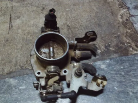 Σώμα Πεταλούδας 051063B για RENAULT CLIO (1990 - 1994) (B57) (C57)  Σώμα Πεταλούδας 051063B για RENAULT CLIO (1990 - 1994) (B57) (C57)