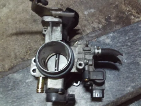 Σώμα Πεταλούδας 222100J010 για TOYOTA YARIS (2003 - 2005) (XP10)  Σώμα Πεταλούδας 222100J010 για TOYOTA YARIS (2003 - 2005) (XP10)