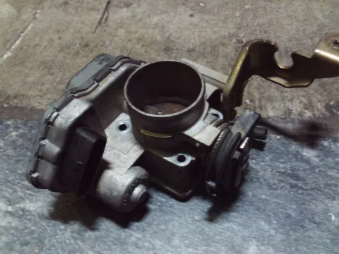 Σώμα Πεταλούδας 5WP4270 για SKODA FELICIA (1994 - 1998) (6U1-5) (17) Σώμα Πεταλούδας 5WP4270 για SKODA FELICIA (1994 - 1998) (6U1-5) (17)