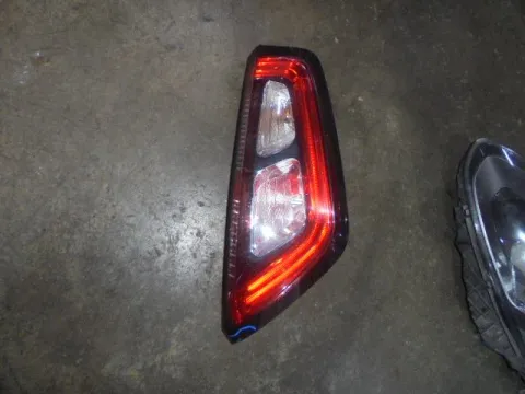 Φανάρι Πίσω Δεξί (Ελαττωματικό) για FIAT PUNTO (2009 - 2012) (199) EVO  Φανάρι Πίσω Δεξί (Ελαττωματικό) για FIAT PUNTO (2009 - 2012) (199) EVO