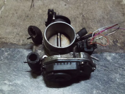 Σώμα Πεταλούδας 058133063H για VW PASSAT (1997 - 2000) (3B2) (14) Σώμα Πεταλούδας 058133063H για VW PASSAT (1997 - 2000) (3B2) (14)