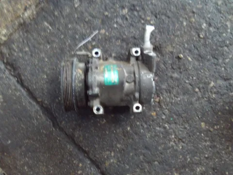 Συμπιεστής A-C (Κομπρέσορας) για RENAULT CLIO (2001 - 2005) (BB_) (CB_)  Συμπιεστής A-C (Κομπρέσορας) για RENAULT CLIO (2001 - 2005) (BB_) (CB_)