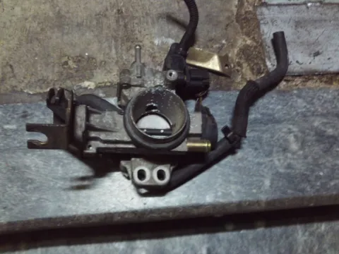 Σώμα Πεταλούδας 222100J010 για TOYOTA YARIS (2003 - 2005) (XP10)  Σώμα Πεταλούδας 222100J010 για TOYOTA YARIS (2003 - 2005) (XP10)