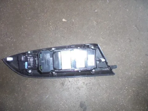 Διακόπτης Παραθύρων Κεντρικός Αριστερής 4πλος 13+18pin για HONDA JAZZ (2015 - )  - 