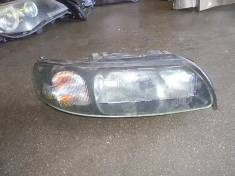 Φανάρι Εμπρός Δεξί για VOLVO V70 (2000 - 2005) (P80_)  Φανάρι Εμπρός Δεξί για VOLVO V70 (2000 - 2005) (P80_)