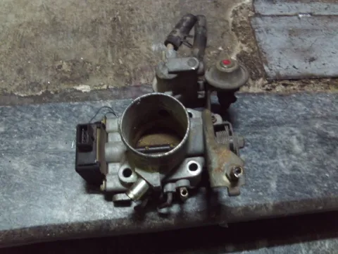 Σώμα Πεταλούδας 2221087115 για DAIHATSU FEROZA (1991 - 1994) (F300)  Σώμα Πεταλούδας 2221087115 για DAIHATSU FEROZA (1991 - 1994) (F300)