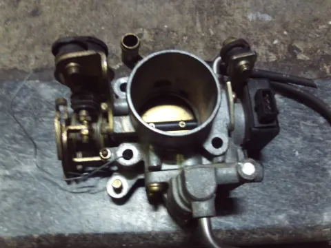 Σώμα Πεταλούδας 2221087132 για DAIHATSU GRAN MOVE (1999 - 2002) 