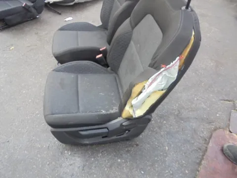 Καθίσματα Σετ Εμπρός Με Αερόσακους (Χ. Αριστερο Αερόσακο) για RENAULT CLIO (2019 - ) (BF) Hatchback - 5dr *ΔΒ* - 