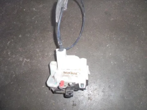 Ηλεκτρομαγνητική Κλειδαριά Εμπρός Δεξιά 4Pin για FIAT 500 (2007 - 2016) Hatchback - 3dr  Ηλεκτρομαγνητική Κλειδαριά Εμπρός Δεξιά 4Pin για FIAT 500 (2007 - 2016) Hatchback - 3dr