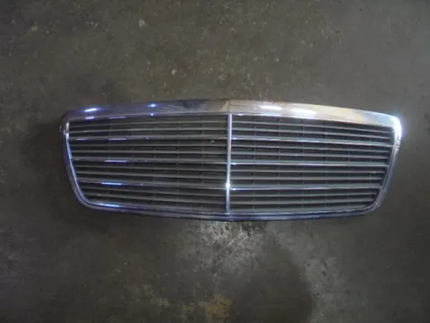 Μάσκα (Ελαττωματική) για MERCEDES E - CLASS (1999 - 2002) (W210)  Μάσκα (Ελαττωματική) για MERCEDES E - CLASS (1999 - 2002) (W210)