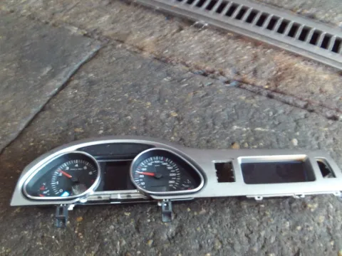Οθόνη Υπολογιστή Και Κοντέρ 4F0919603 για AUDI A6 (2004 - 2008) (4F)  Οθόνη Υπολογιστή Και Κοντέρ 4F0919603 για AUDI A6 (2004 - 2008) (4F)